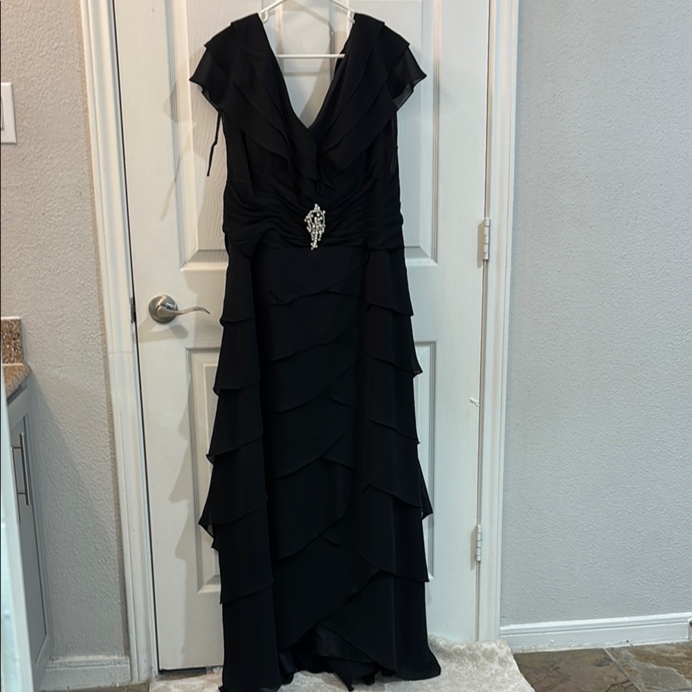 Elegant  Jovani Black Evening Dress